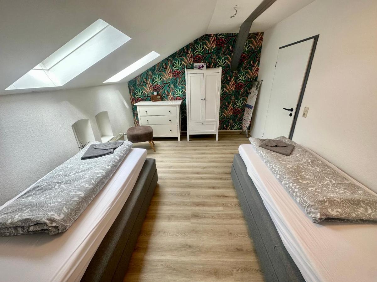 Apartment Zum Bunten Schmetterling Inkl. Parkplatz Erfurt Bagian luar foto