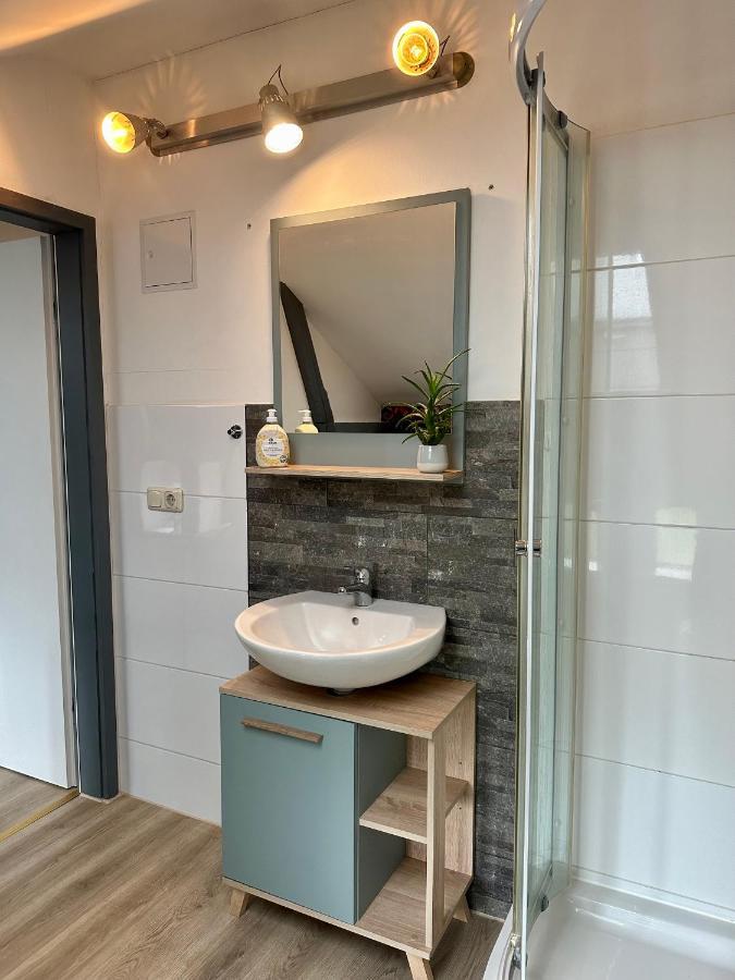 Apartment Zum Bunten Schmetterling Inkl. Parkplatz Erfurt Bagian luar foto